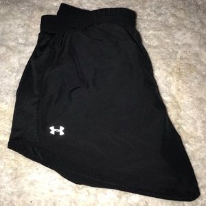 • UA shorts •